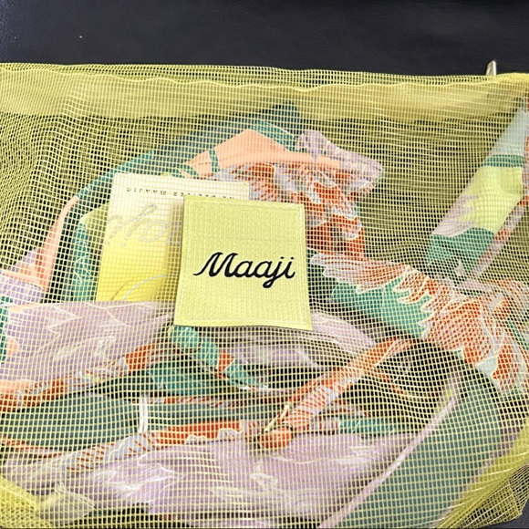 Maaji Pastel Floral Bikini top only . Underwire XL 
No padding. ReversibleNWT - Picture 2 of 8